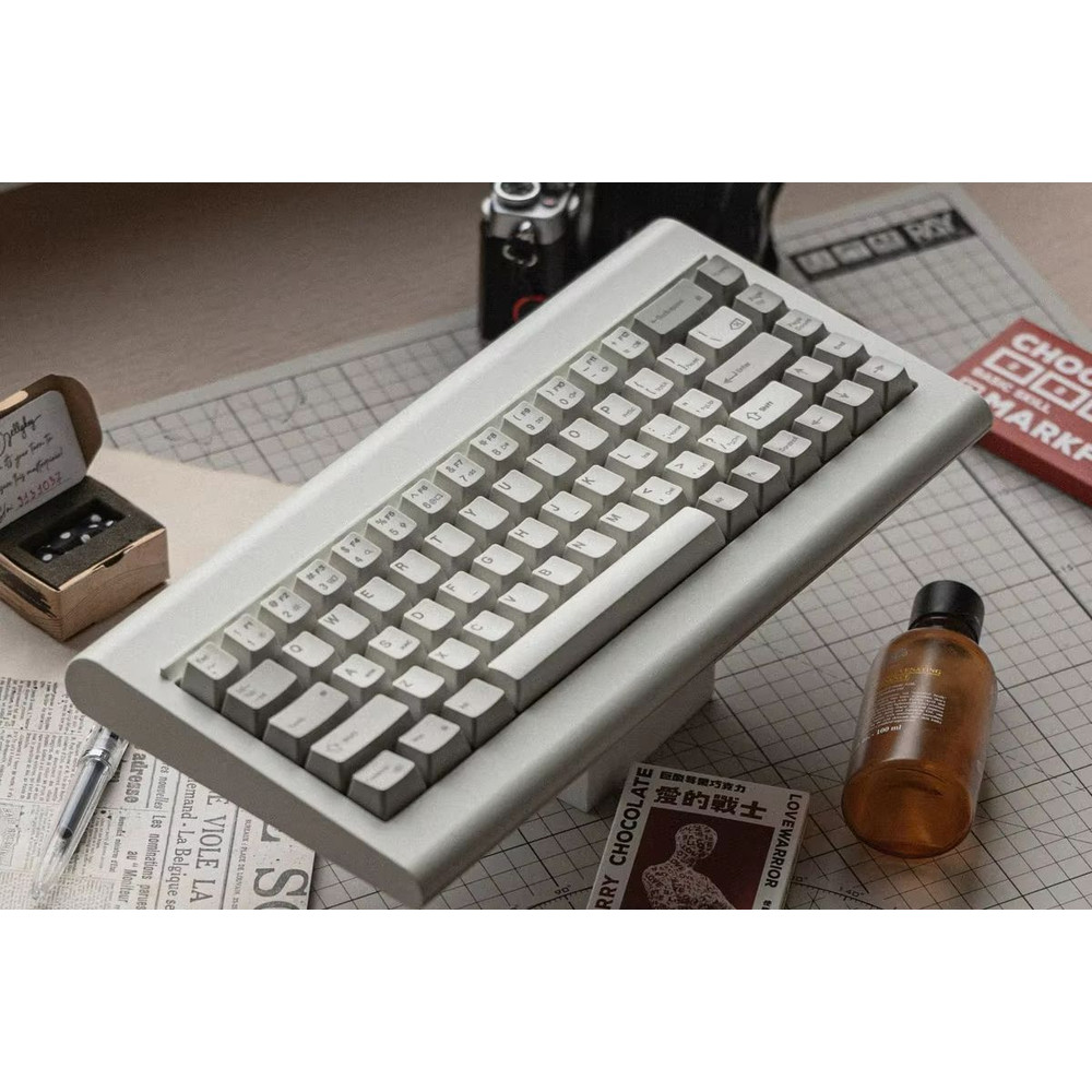 Kataaa Model VI Retro Tri Mode Mechanical Keyboard With HMX Custom Switches 1