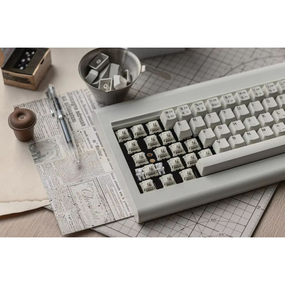 Kataaa Model VI Retro Tri Mode Mechanical Keyboard With HMX Custom Switches 3