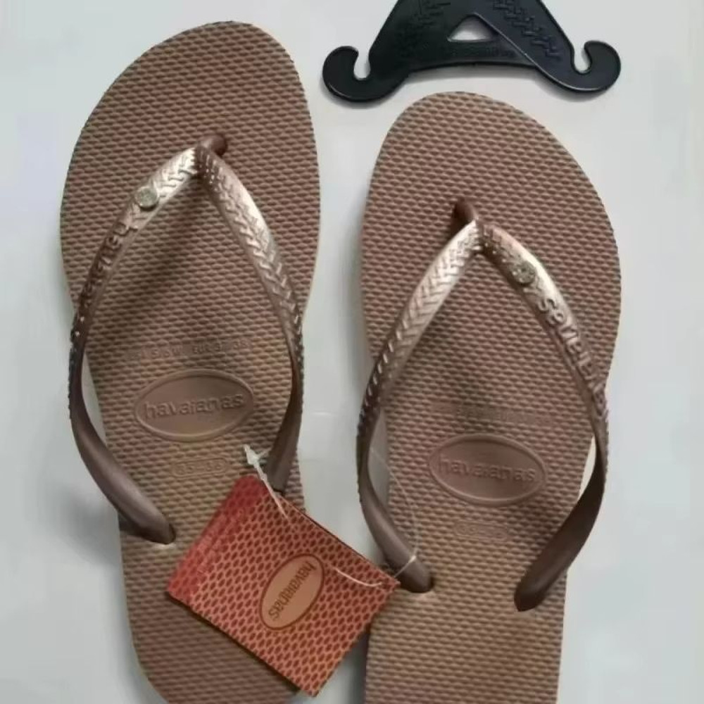 BreezeStep Womens Summer Flip Flops Lightweight Fashionable Beach Travel Sandals 10