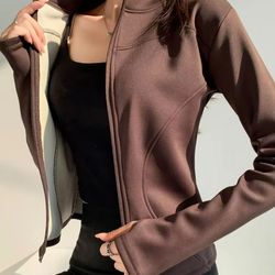 women's slim fit full-zip fleece jacket – warm, stylish & versatile for winter