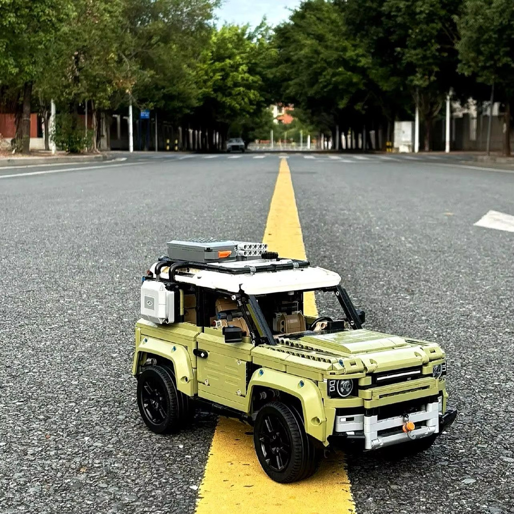 Technical Land Offroad Defender 2573PCS Building Blocks Model 2