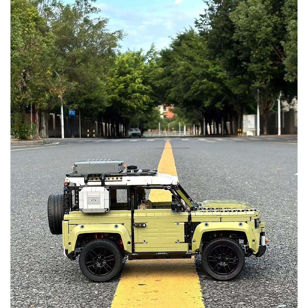 Technical Land Offroad Defender 2573PCS Building Blocks Model 3