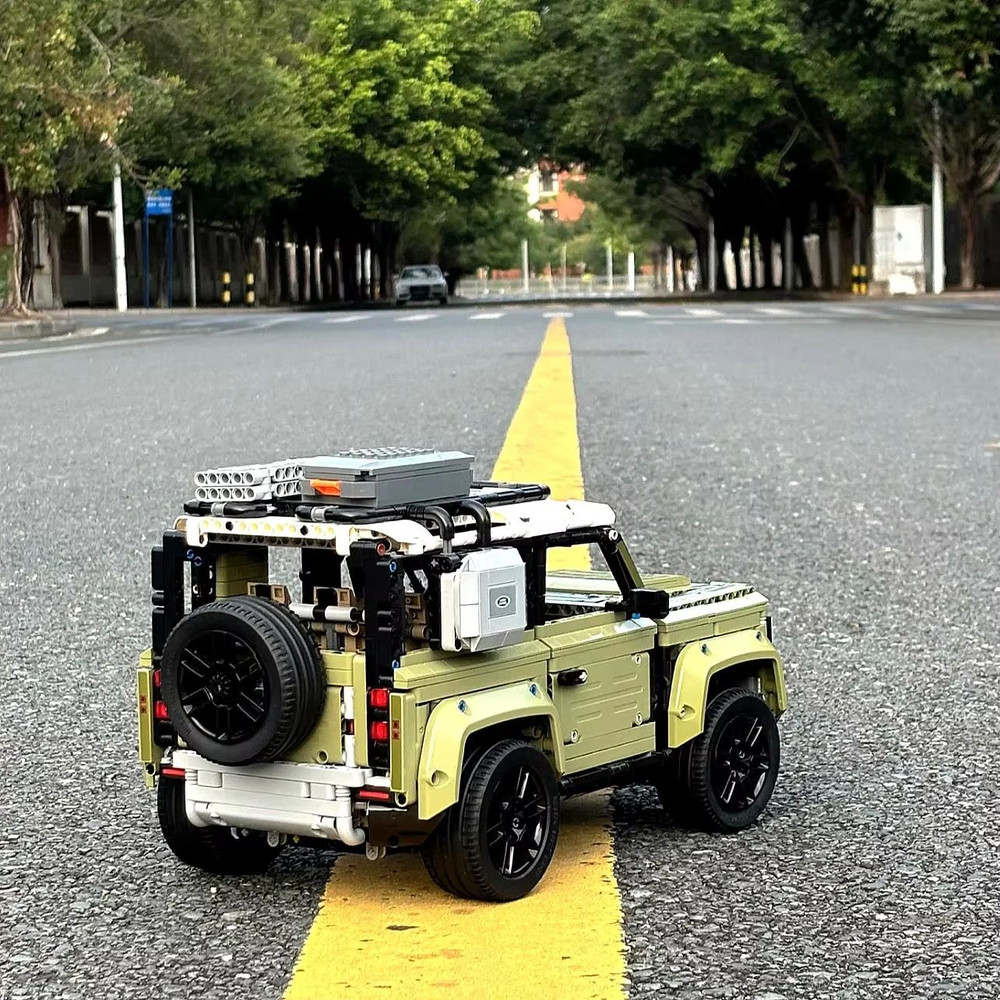 Technical Land Offroad Defender 2573PCS Building Blocks Model 4