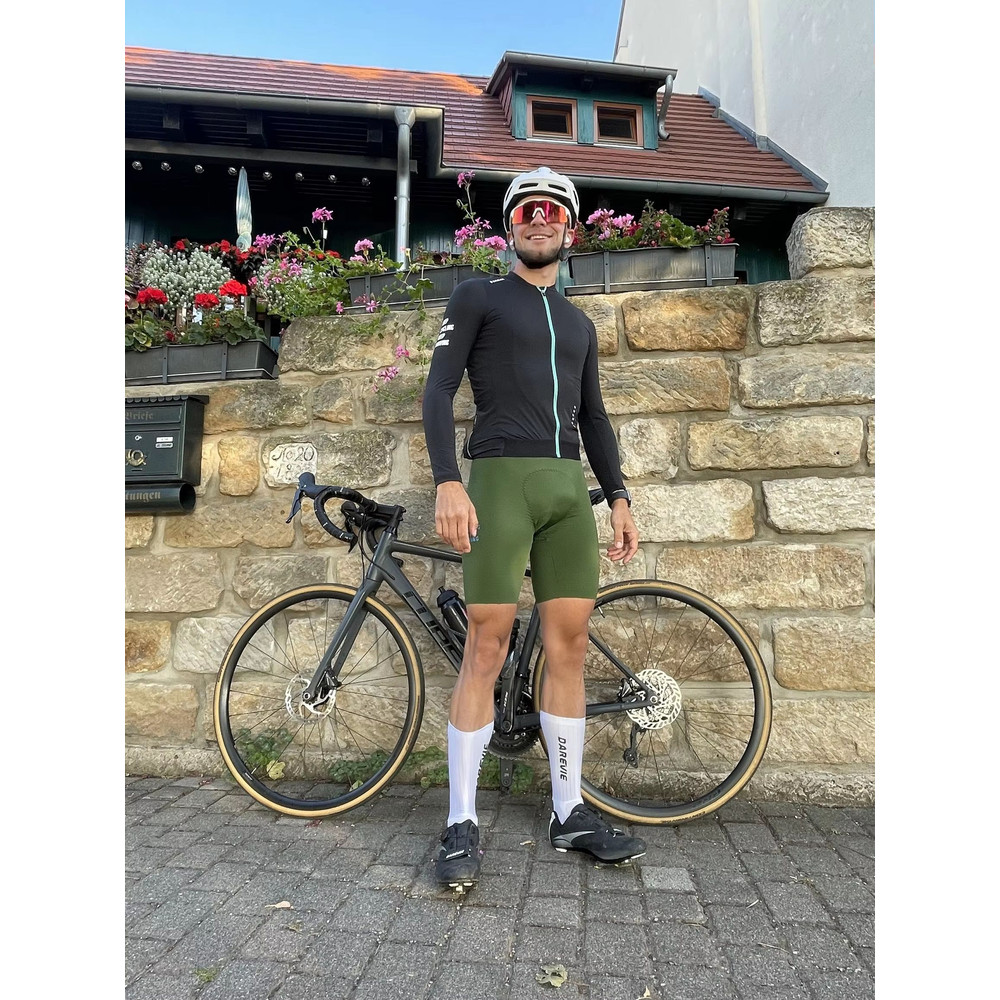 DAREVIE Pro Cycling Jersey  AntiUV SPF 50 Quick Dry Cycling Shirt With AntiSlip Design For Men  Wom 4