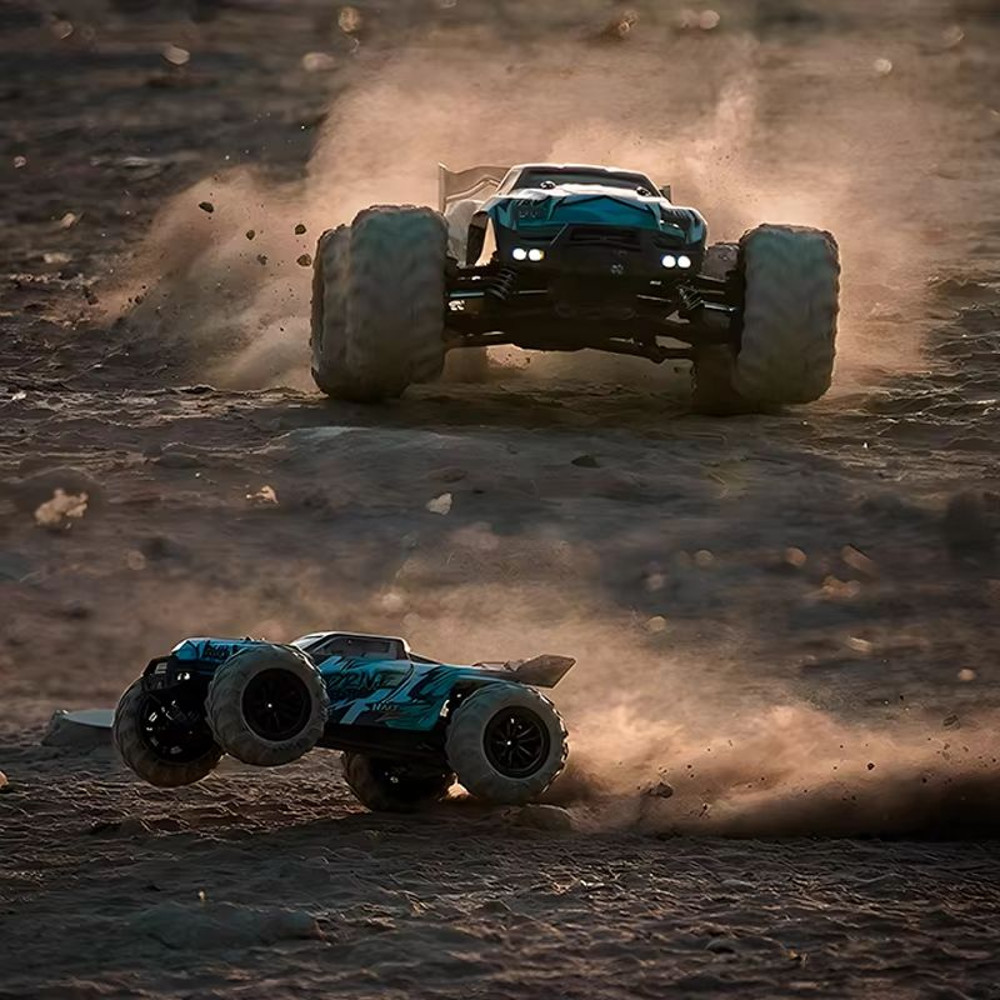 1 Is To 6 High Speed RC Car 4WD Drift Monster Truck With LED Lights And Remote Control 5