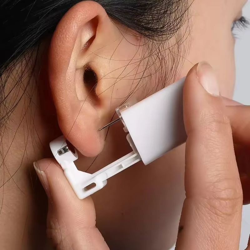 Safety Ear Piercing Gun Kit  Disposable Sterile Ear Piercing Device For Women And Men 1