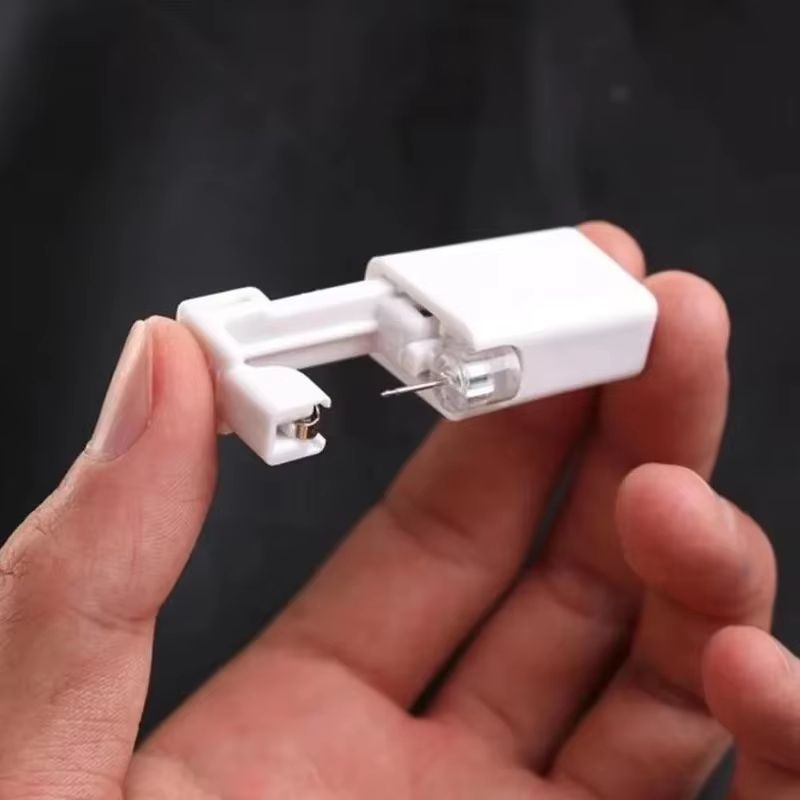Safety Ear Piercing Gun Kit  Disposable Sterile Ear Piercing Device For Women And Men 5