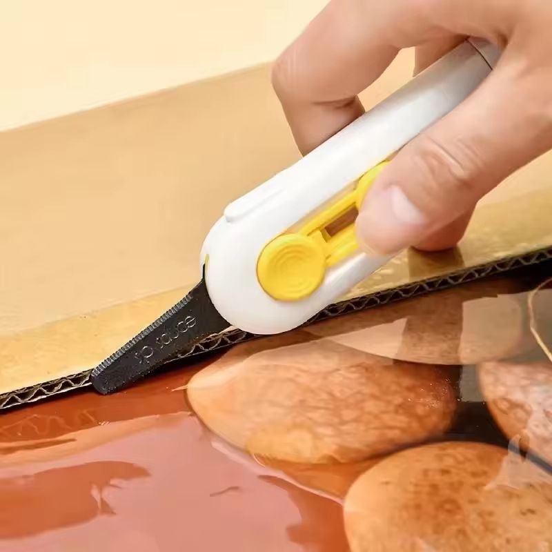 MagLock Pro Magnetic Courier Opening Knife  Retractable SelfLocking Unboxing Tool 3