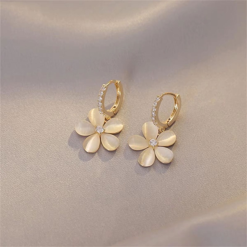 Korean Opal Flower Earrings For Women Crystal Pearl Floral Stud Earrings For Wedding Party 4