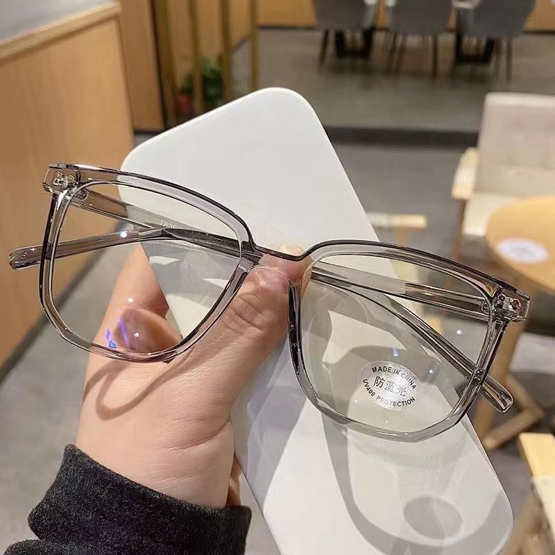 Retro Anti Blue Light Glasses For Women With Flat Light Frame 1