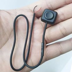 mini surface-mount momentary push-button on/off switch (12 v/24 v)