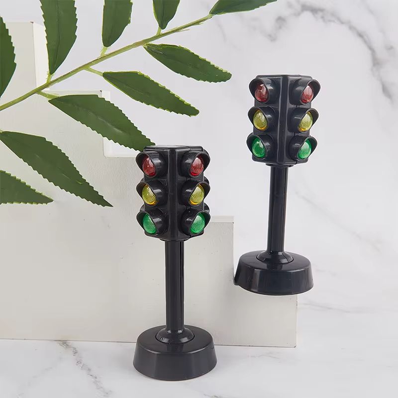 2 Piece Traffic Light Toy Set Mini Parking Lot Scene Educational Model For Kids 2