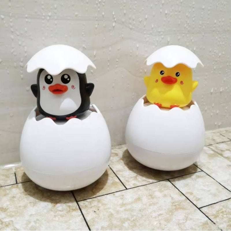 SprinklePals Duck And Penguin Egg Water Spray Baby Bath Toy 2