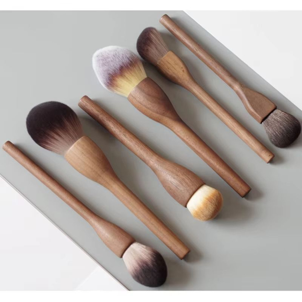 Karsyngirl Makeup Brush Wood Walnut Large Retro Powder Brush 1