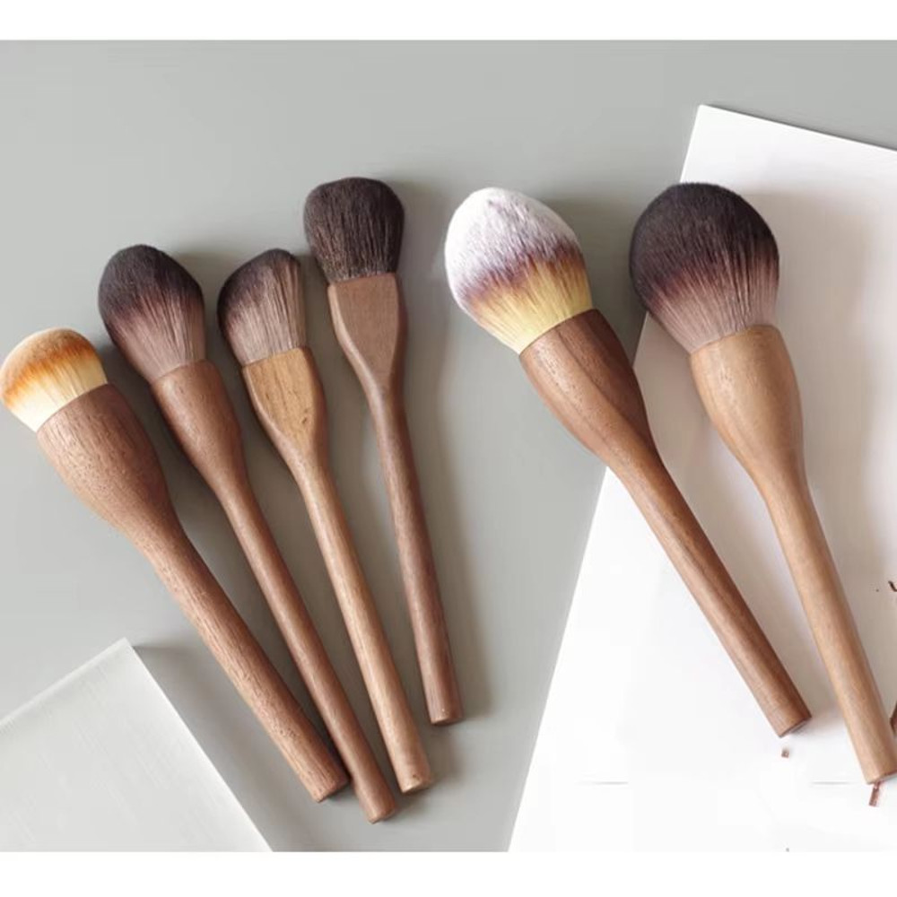 Karsyngirl Makeup Brush Wood Walnut Large Retro Powder Brush 3