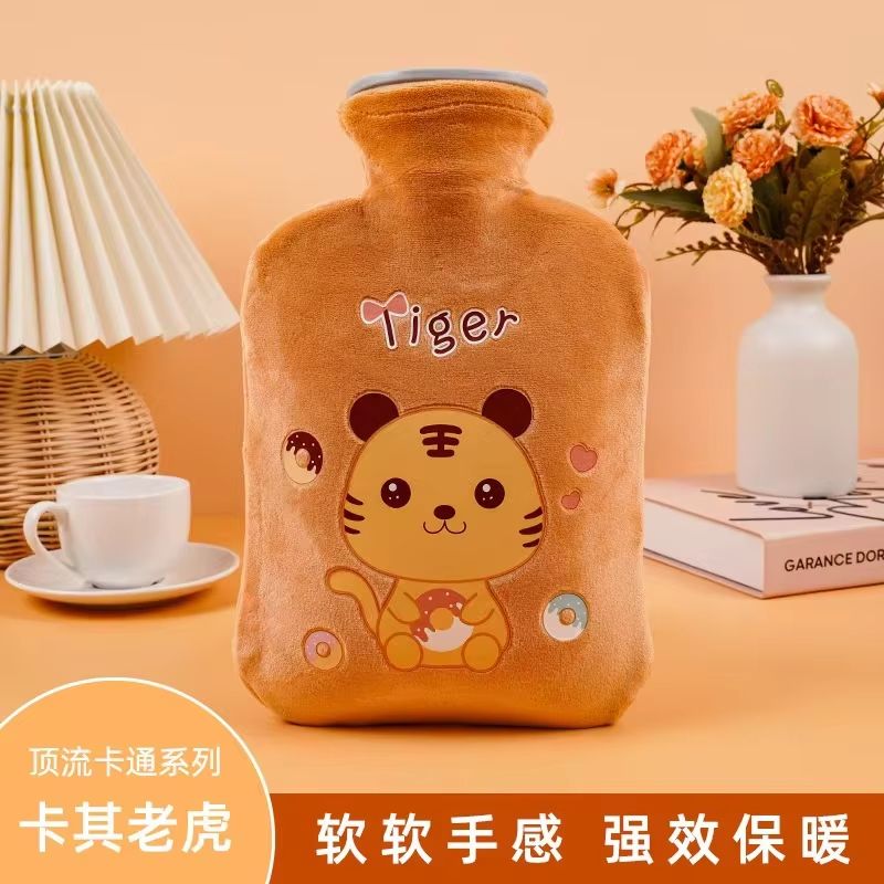 Thick PVC Insulated Hot Water Bottle ExplosionProof For LongLasting Warmth And HotCold Therapy 8