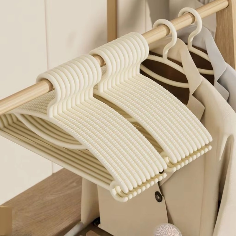 Expanded Wide Shoulder Anti Slip Clothes Hangers Heavy Duty WeatherReady Hangers For Indoor And Out 6