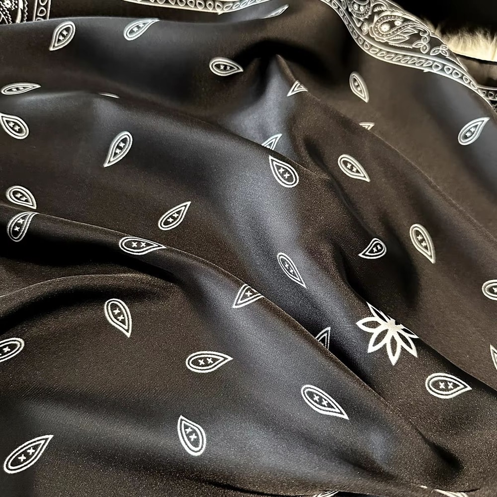 Paisley Print Silk Scarf 2756x2756in Thin Breathable Neck Wrap For Women 2