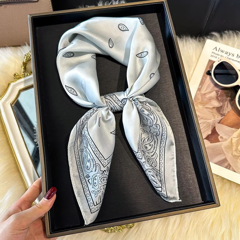 Paisley Print Silk Scarf 2756x2756in Thin Breathable Neck Wrap For Women 3