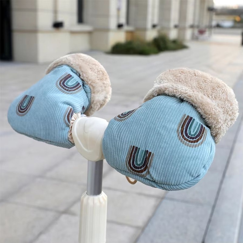 Windproof Infant Stroller Gloves Childrens Outdoor Winter Mittens Cartoon Printed Hands Warmer Scoo 0