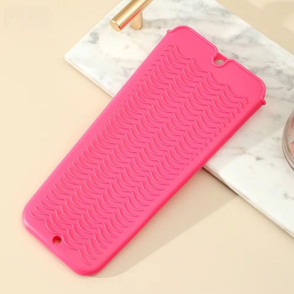 Heat Resistant Silicone Hair Styling Mat And Travel Pouch 9