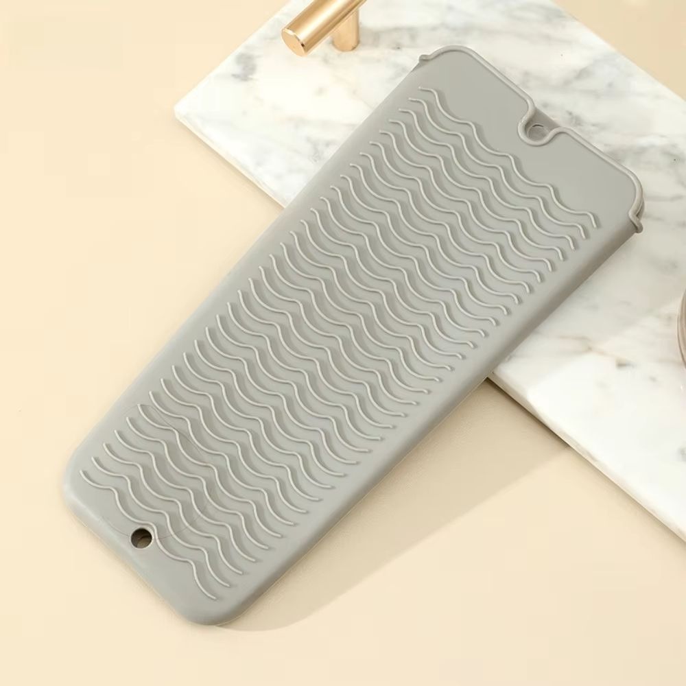 Heat Resistant Silicone Hair Styling Mat And Travel Pouch 10