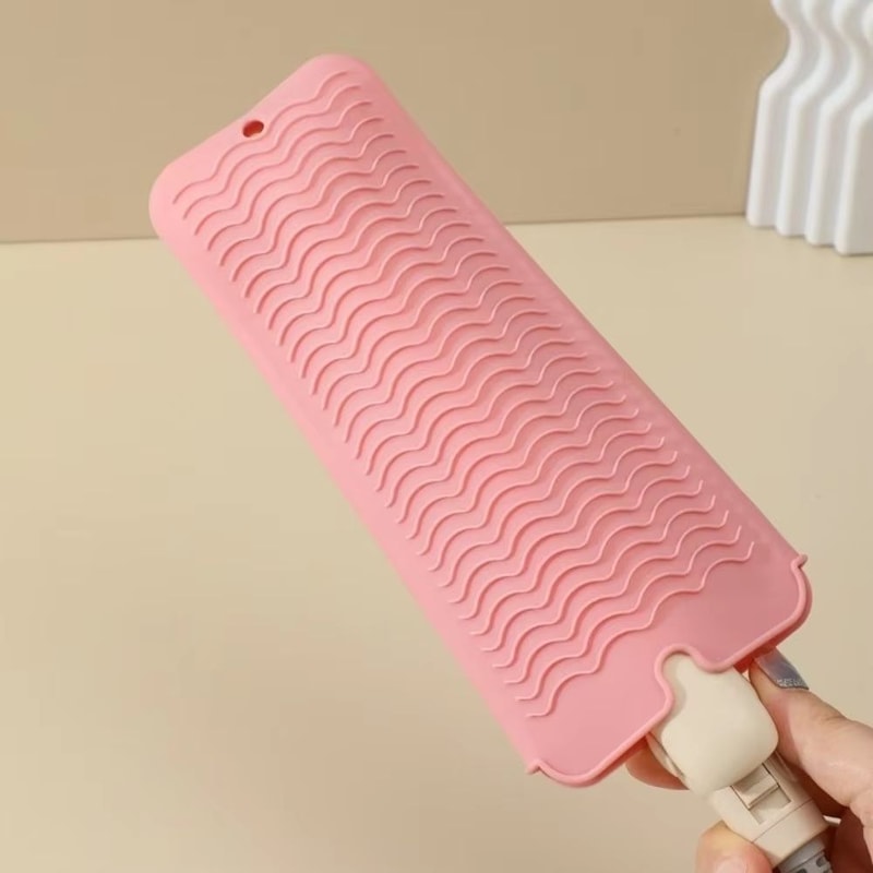 Heat Resistant Silicone Hair Styling Mat And Travel Pouch 2