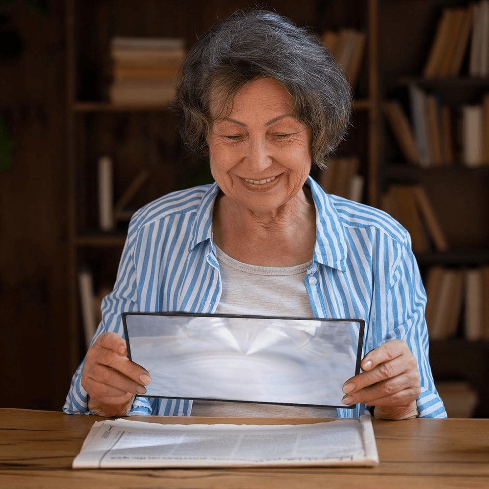 Full Page Magnifying Glass Sheet Large Reading Aid Lens For Books Newspapers And Documents 6