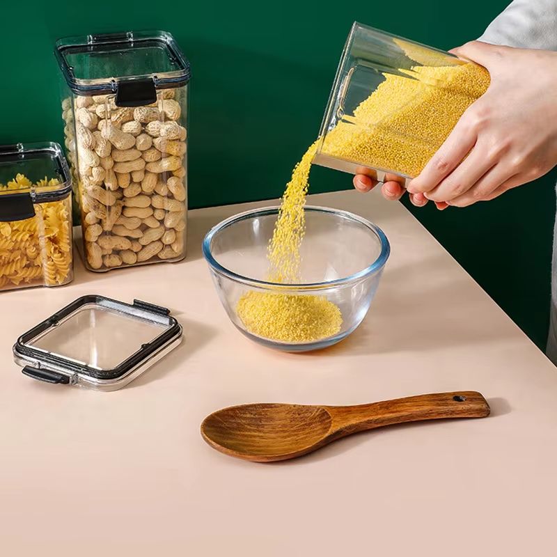 Clear Plastic Food Storage Container With Lid For Kitchen Organization 4