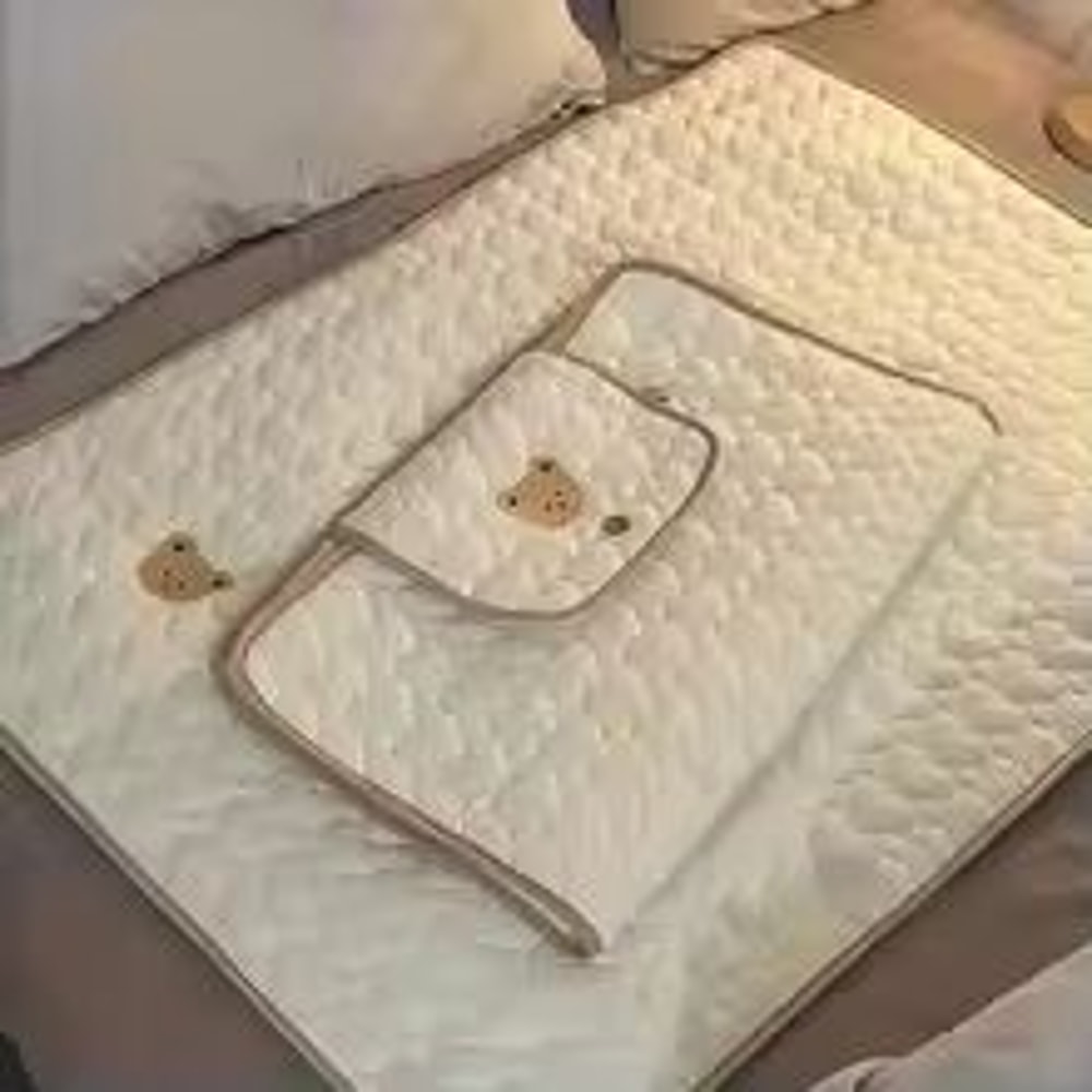 Cream Bear Portable Diaper Changing Pad Foldable Breathable Diaper Pouch With Adjustable Strap For