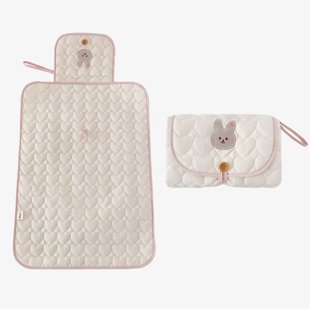 Cream Bear Portable Diaper Changing Pad Foldable Breathable Diaper Pouch with Adjustable Strap for Travel
