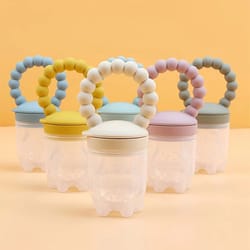 4-piece silicone baby fruit feeder with easy-grip handle and extra pouches