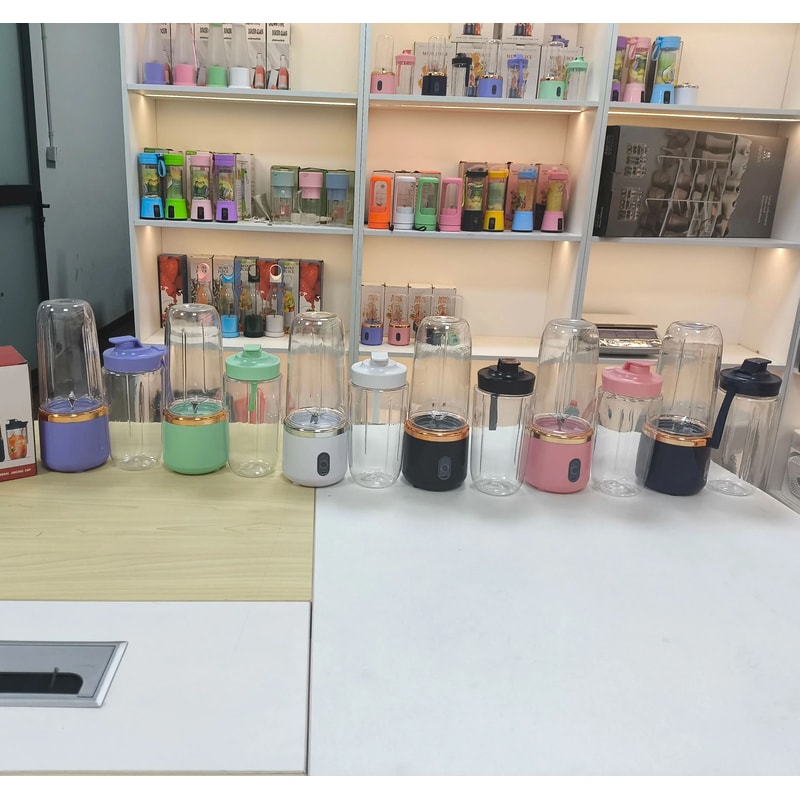 BlendGo 135 Fl Oz Portable USB Blender Electric Travel Juicer Cup For Smoothies And Shakes 5