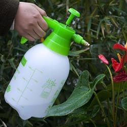 2 l high-capacity adjustable nozzle garden sprayer portable pressure watering can