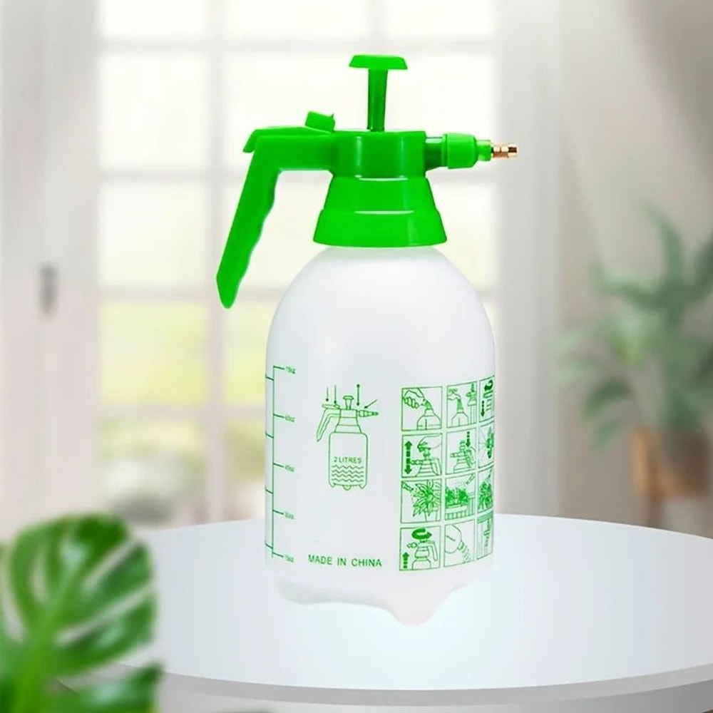2 L HighCapacity Adjustable Nozzle Garden Sprayer Portable Pressure Watering Can 3