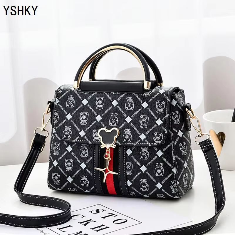 Chic Womens Shoulder Bag Fashion Handbag Elegant Crossbody Tote For 2025 Trends 7