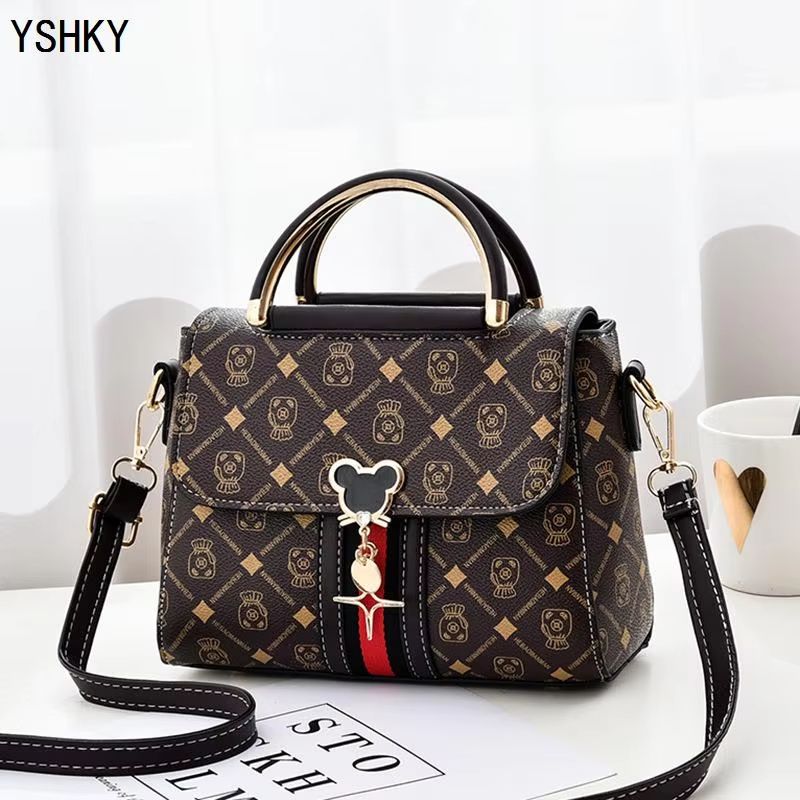 Chic Womens Shoulder Bag Fashion Handbag Elegant Crossbody Tote For 2025 Trends 8