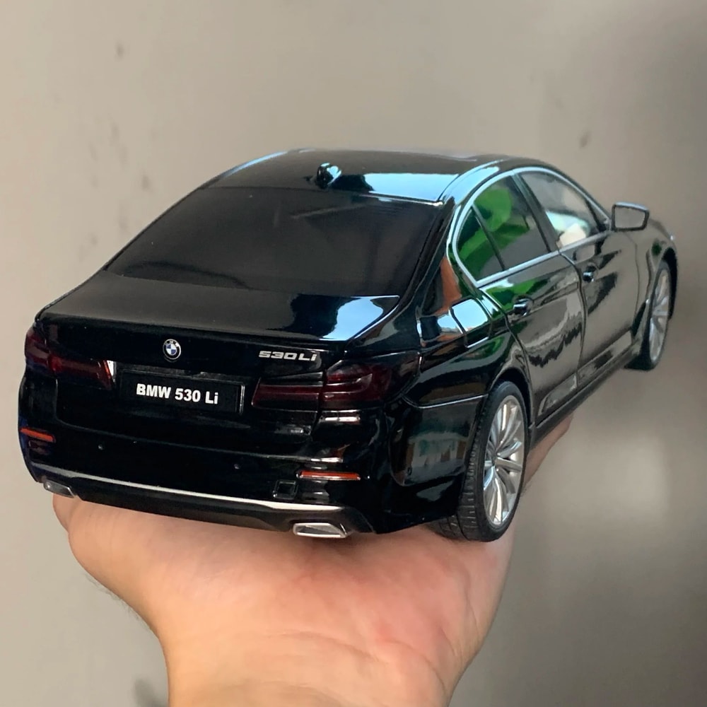 BMW 530Li 118 Alloy Diecast Model Car Luxury Collector Display Hobby Toy 0
