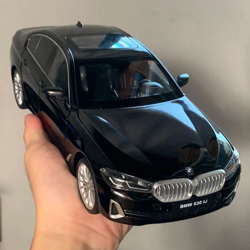 BMW 530Li 118 Alloy Diecast Model Car Luxury Collector Display Hobby Toy 4