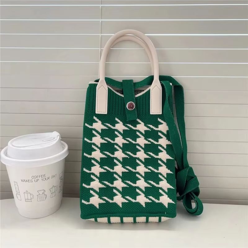 Knitted Crossbody Phone Bag With Adjustable Shoulder Strap 3