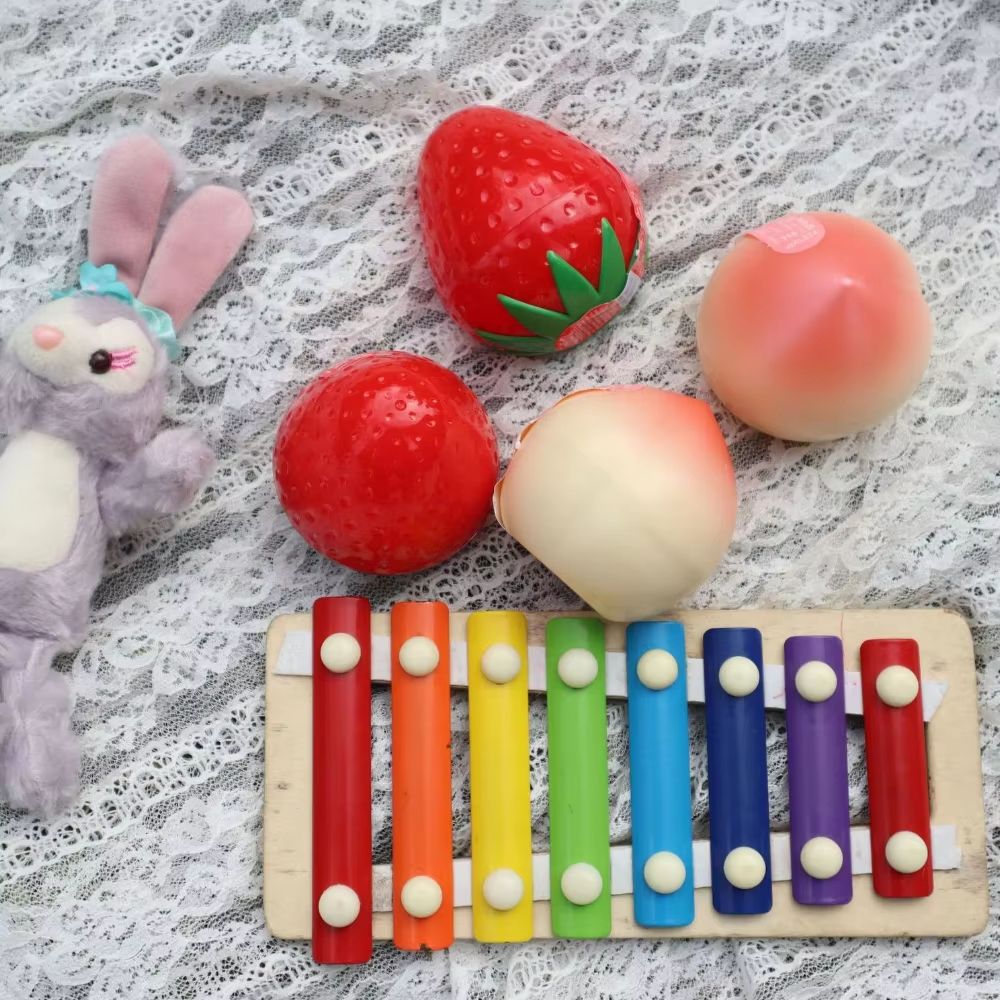 Strawberry Hand Wax Mask For Moisturizing Exfoliating And Smoother Hands 5