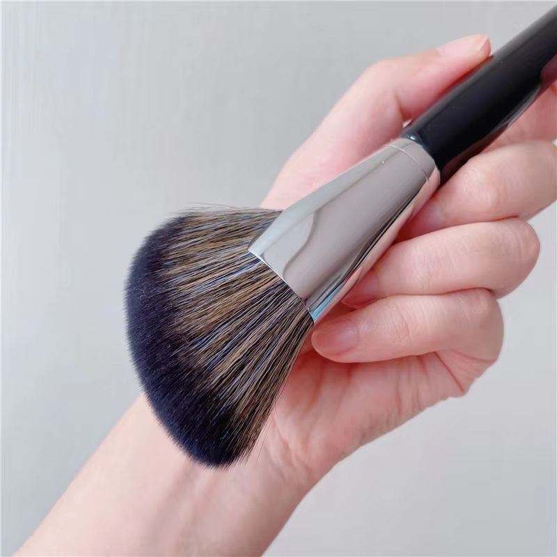 Black Sculpting Contour Brush Large Angled Bronzer Brush For Blush Powder Face Sculpting 5