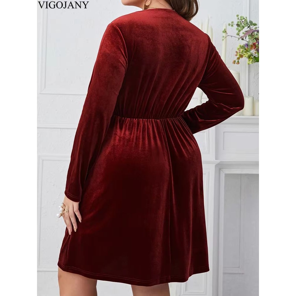 Vigojany Elegant Plus Size Velvet Dress Red V Neck Velvet Dress Long Sleeve Curvy Party Dress 5