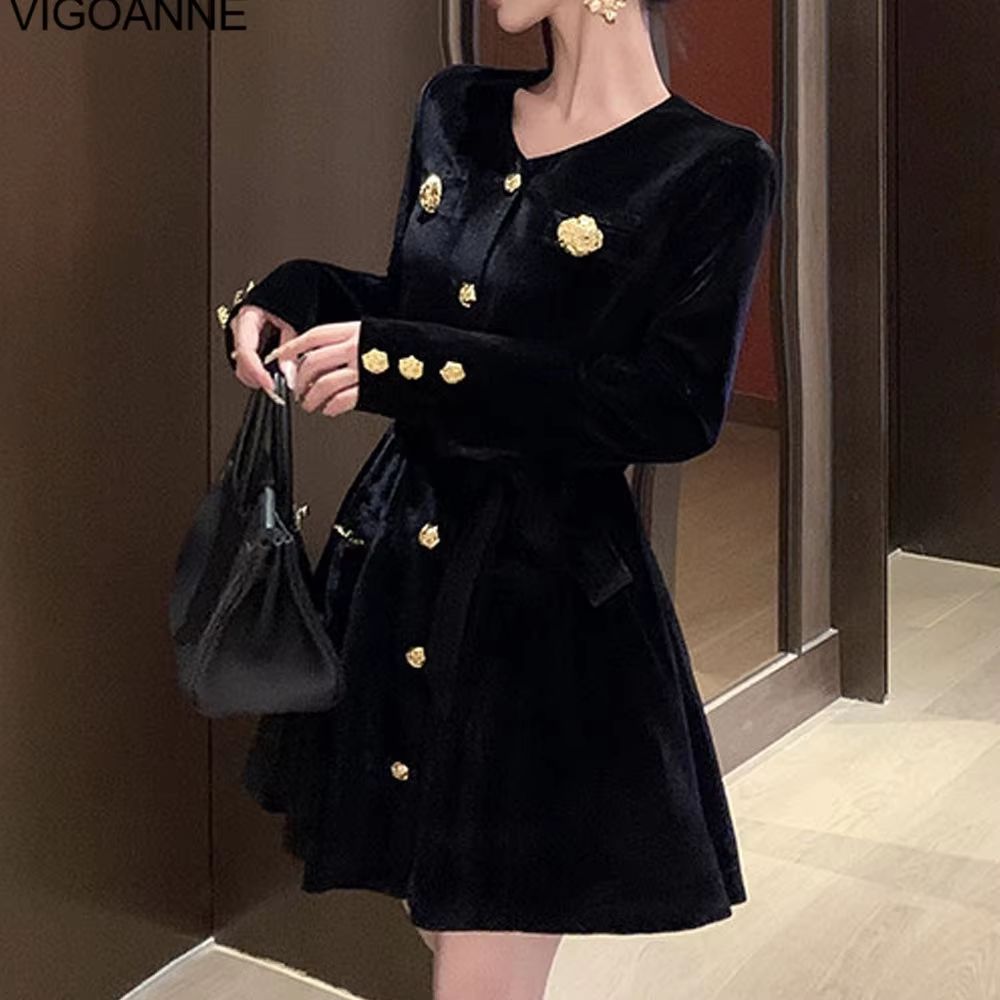 VigoAnne Black Velvet Bodycon Dress Long Sleeve Velvet Party Dress Sexy Short Evening Dress 2