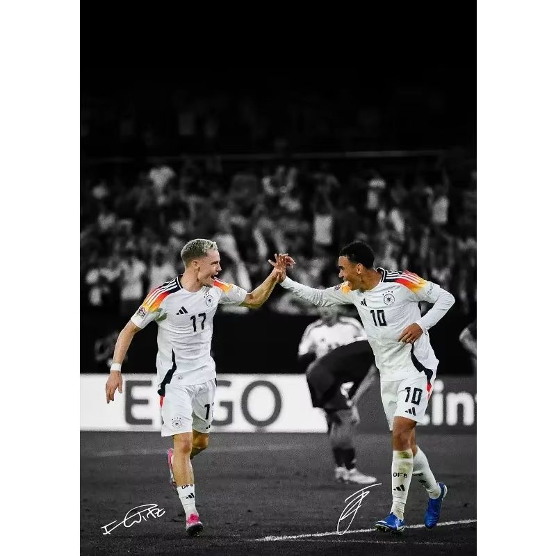 Modern Soccer Player Canvas Wall Art Soccer Wall Art Portrait Poster For Bedroom Living Room Deco 19