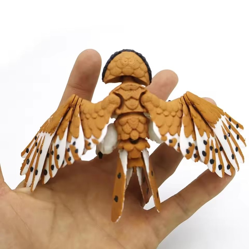 3D Printed Articulated Eagle Hawk Figurine With Movable Wings For Desk Decor And Gifts 5
