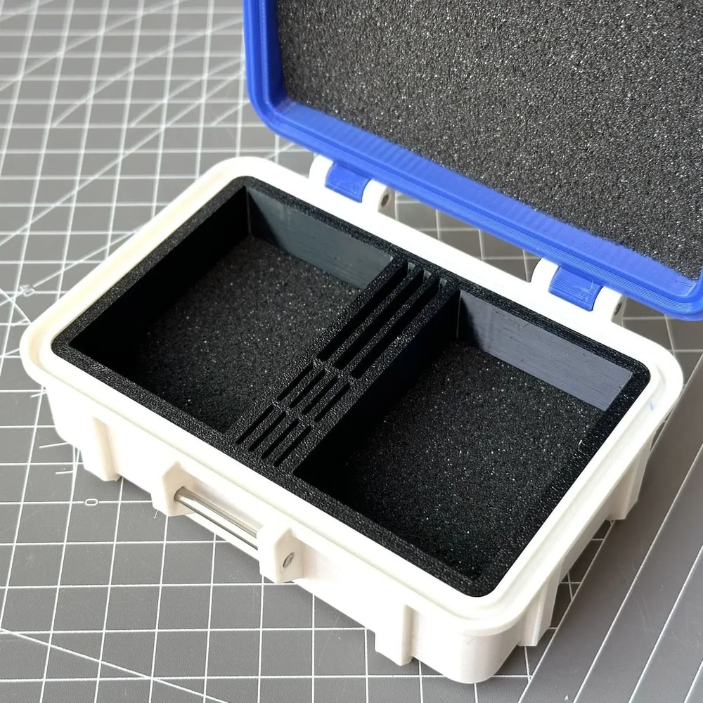 MoistureProof Camera Battery Storage Box DSLR Battery Protective Case 1