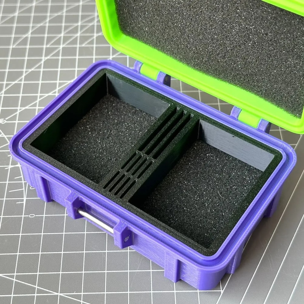 MoistureProof Camera Battery Storage Box DSLR Battery Protective Case 2