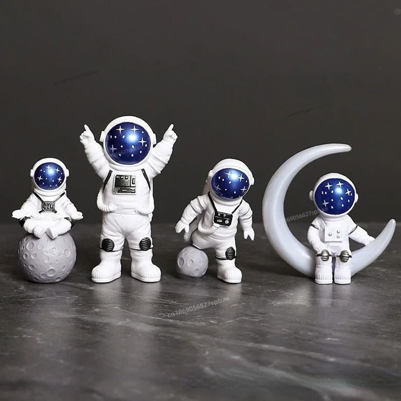 4Piece Astronaut Figurine Set SpaceThemed Desk Decor Educational Toy 7