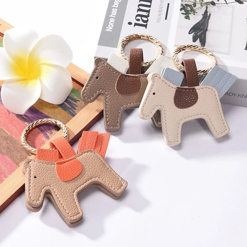 Magnetic Travel Hat Clip For Bags And Luggage 5
